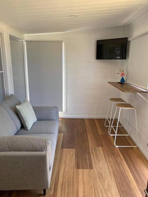 The Wandering Duck - Heritage Tiny House Strahan Exterior foto
